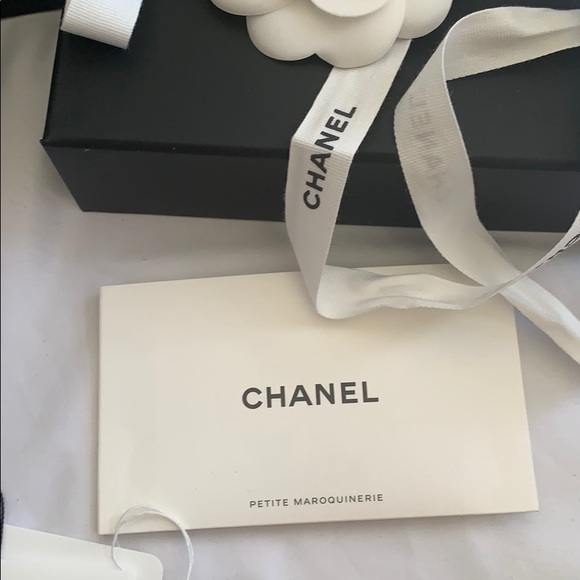 Chanel 19 Zipped Wallet - Picture 6 of 11